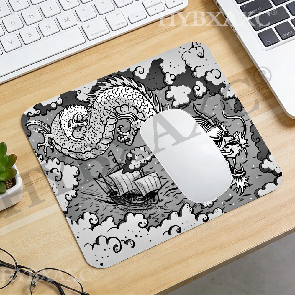 Desk Setup Black And White - HYBXAXC Schwarz-weißes Drachenwolken-Kunst-Mauspad, Vintage, rutschfest, modernes