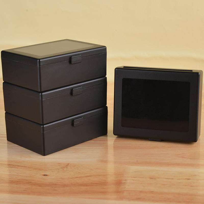 Schwarz/weißes Kunststoffgehäu – Desk Setup Black And White Bewertung und Preis